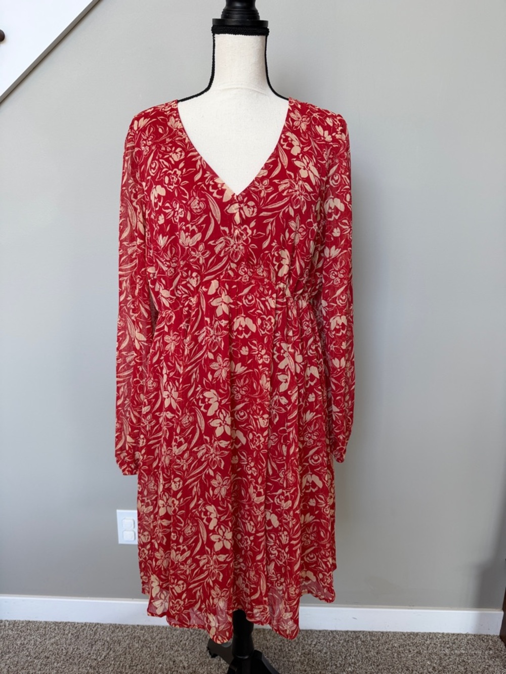 Red Floral Chiffon V-Neck Long Sleeve Dress